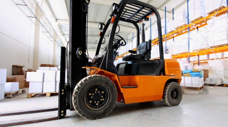 How to Save Money with Forklift Rentals: Tips for Small Businesses