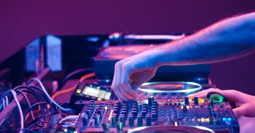How to Know You’ve Found the Perfect Corporate DJ: 5 Key Signs