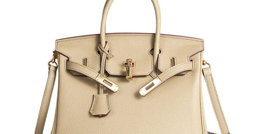 A Complete Guide to Selecting a Trendy One-Shoulder Crossbody Bag Made from Top Layer Cowhide