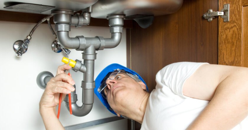 Signs It’s Time for a Water Heater Replacement: A Homeowner’s Checklist