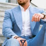 What Color Tie to Wear With Blue Suit