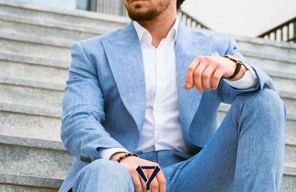 What Color Tie to Wear With Blue Suit