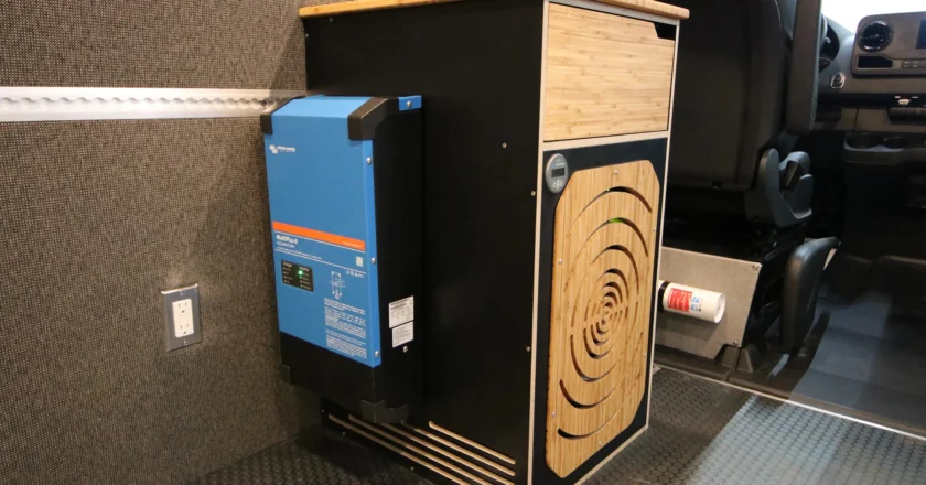 Reliable Off-Grid Freedom: The Ultimate Guide to Portable Power Station for RV Living