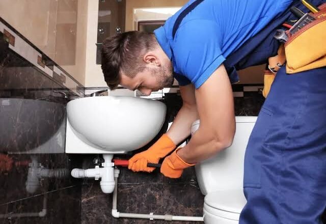 How a 24 Hour Emergency Plumbing Service Can Prevent Costly Property Damage