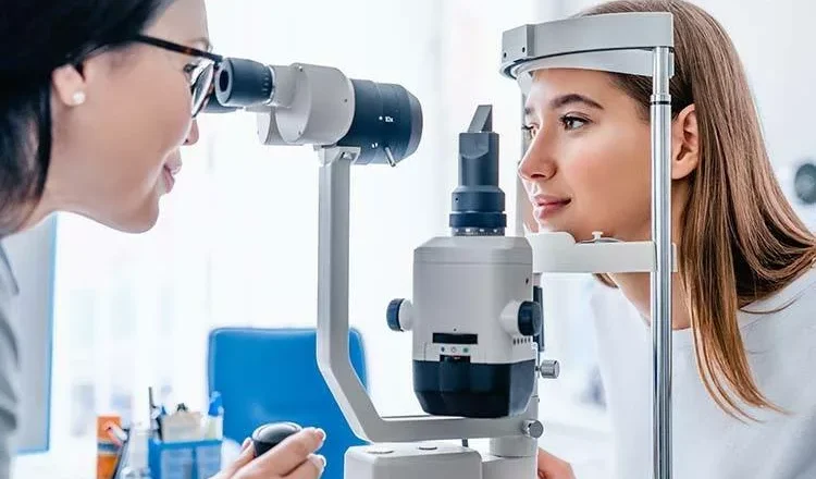 When Should You Consider Visiting an Eye Surgeon Pretoria?